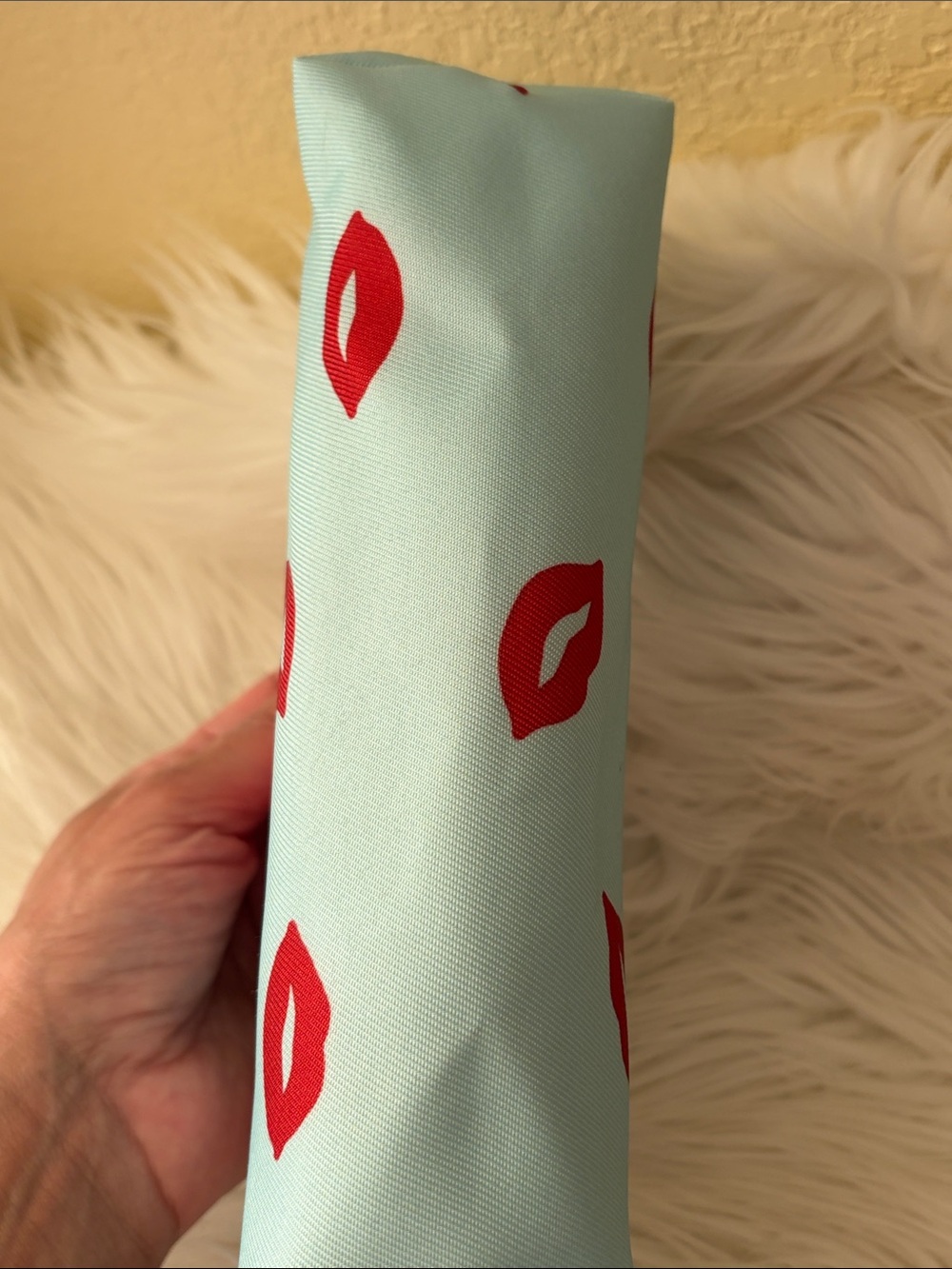 Clinique x Kate Spade Sky Blue Cosmetic Pouch with Red Lip Print - Picture 3 of 6